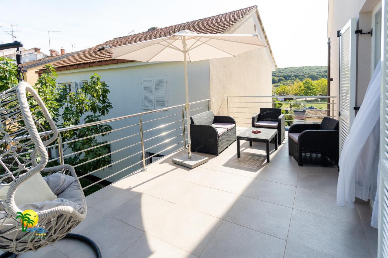 Villa Green Palm Върсар Екстериор снимка